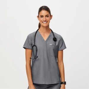 Figs Catarina Graphite Gray One Pocket Scrub Top Size Medium